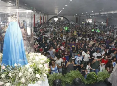 Imagem ilustrativa da imagem Louvor e emoção no Retiro de Carnaval Vinde e Vede