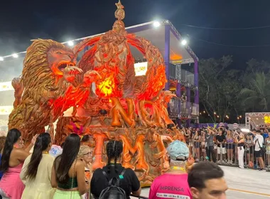 Imagem ilustrativa da imagem Novo Império enfrenta falhas no som durante desfile no Sambão do Povo