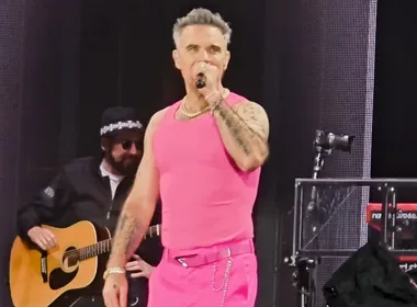 Imagem ilustrativa da imagem Robbie Williams anuncia show único em SP no Allianz Parque para outubro