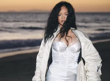 Imagem ilustrativa da imagem Suspeita de atirar na casa Rihanna é acusada de tentativa de homicídio