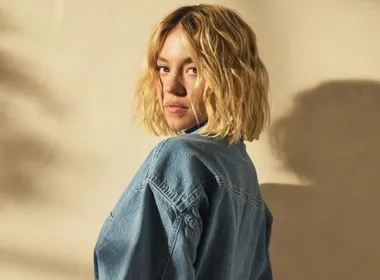 Imagem ilustrativa da imagem Sydney Sweeney faz novo anúncio para marca de jeans após publicidade polêmica