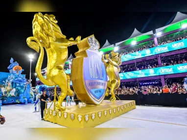 Tradição Serrana desfila no Carnaval 2026 com o enredo "A Cor da Liberdade é Preta", resgatando a Revolta de Queimado e a luta por justiça racial