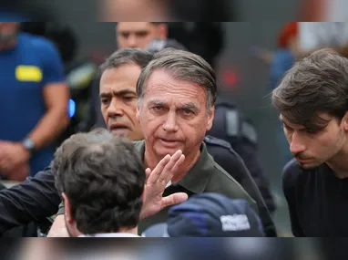 Jair Bolsonaro ficou internado na UTI e segue em hospital