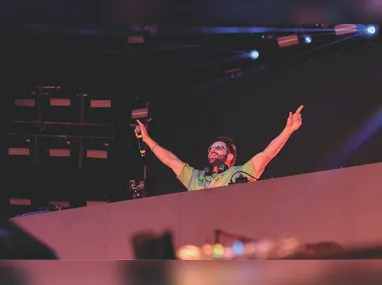 Imagem ilustrativa da imagem Alok comanda agito no Recife com luzes e fogos