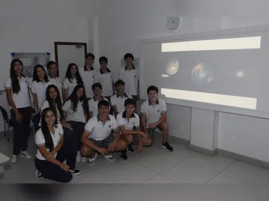 Herbert Backer Jr., executivo aposentado da Nasa, que atuou desde as missões Apollo, com Cristiano Carvalho e Camila Lopes, coordenadora de Inclusão da Escola Americana de Vitória.
