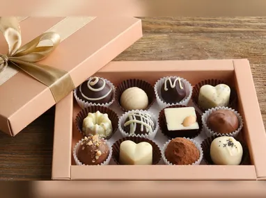 Leticia Jacob Cuzzuol participou de uma oficina de gastronomia para crianças  com a filha Érica, de 3 anos