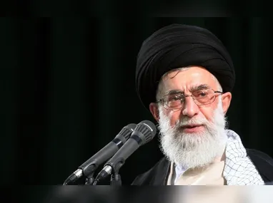 Imagem ilustrativa da imagem Ataque dos EUA e de Israel mata o aiatolá Ali Khamenei, líder supremo do Irã