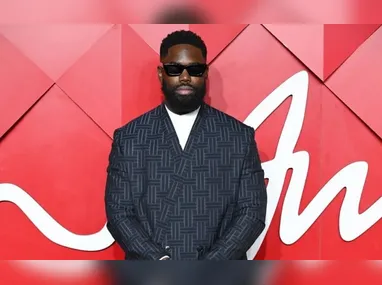 Dado Dolabella oficializou filiação ao lado de presidente do MDB, Washington Reis