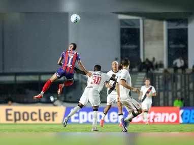 Jogadores do Vitória comeram gol da equipe Alvianil