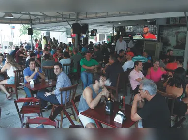 Imagem ilustrativa da imagem Bares e restaurantes do ES preveem a contratação de 10 mil pessoas para o Carnaval