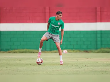 Atacante Artur durante partida do Botafogo no Campeonato Brasileiro