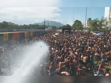 Integrantes da Boa Visa: em 2027, os desfiles das escolas de samba do Grupo Especial  do Carnaval de Vitória serão realizados nos dias 29 e 30 de janeiro