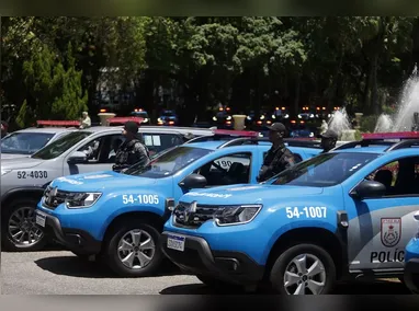 Imagem ilustrativa da imagem Bomba deixada dentro de bolsa em ponto de ônibus explode e deixa 8 feridos no Rio