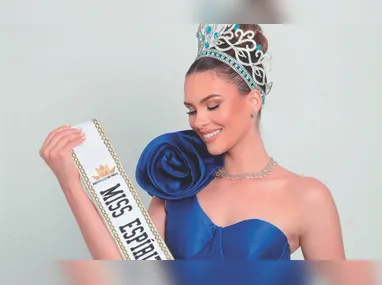 Segundo informações do Corpo de Bombeiros, moradores do prédio relataram que as chamas foram fortes e a fumaça alta.