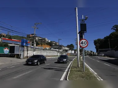 Caso foi denunciado por moradores no dia 18 de março e material foi recolhido para análise da Polícia Científica