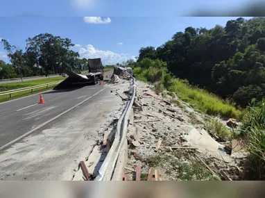 Acidentes causaram lentidão no trânsito nos acessos à Terceira Ponte