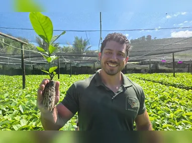 Marcos e Cláudio em trabalho