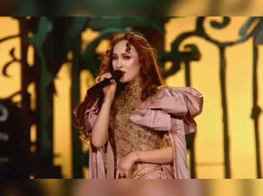 A atriz fez participações em "iZombie", "Supernatural", "Smallville" e "Supergirl"