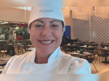 Estátua em mármore de carrara do deus grego Hermes foi encontrada