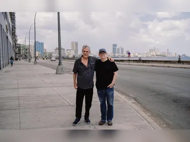 Kelly Key publicou foto ao lado de Mico Freitas no hospital e enquanto aguardava por exames