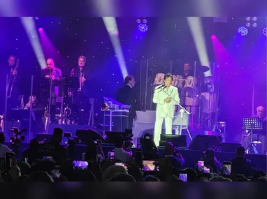 Casal Regina e Ronaldo Bianchi, ambos de 65 anos, fez questão de marcar presença