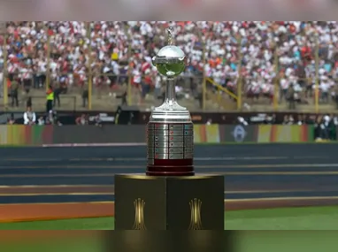 Jogadores do São Paulo no desembarque em Montevidéu