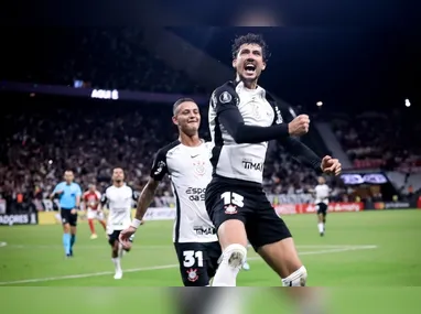 Erick Pulgar recebeu punição após lance no qual atingiu o rosto do jogador Agustín Sant'Anna