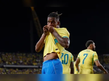 Arias pode ser titular