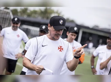 Philippe Coutinho retorna ao time titular do Vasco depois de ser poupado contra o Madureira
