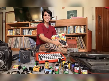 Imagem ilustrativa da imagem De vinis ao crochê, objetos antigos caem no gosto dos jovens