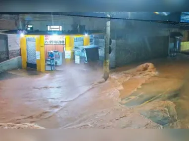 Litoral paulista está sob alerta vermelho