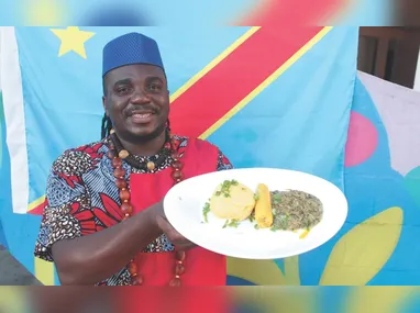 Na pousada Recanto do Caparaó os hóspedes podem aproveitar uma cachoeira e a vista para as montanhas