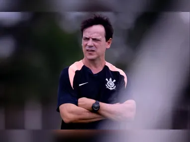 Aposta do novo treinador, o atacante Kayke abriu o placar no início do segundo tempo