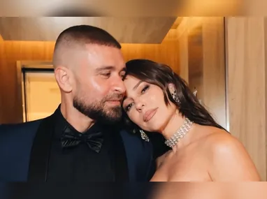 Sandy comemorou 43 anos