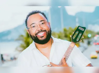 Júlio Mamute relatou ter perdido mais de 100 kg, sendo 80 deles ao fazer natação