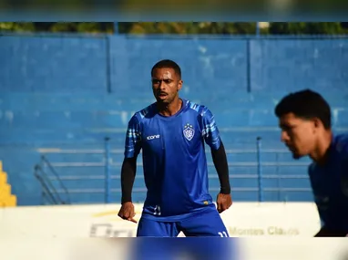 Rodrigo César (direita) ao lado do seu auxiliar Thiago Martinelli
