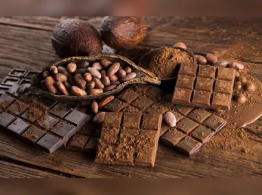 Contêiner com mais de 180 bicicletas elétricas