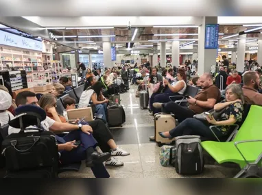 Imagem ilustrativa da imagem Empresas aéreas dizem prestar apoio a passageiros afetados por falha em SP