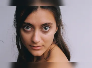 No dia 7 de fevereiro, Bonnie enfileirou 400 homens em frente a uma mansão em Londres e fez sexo com todos eles sem camisinha