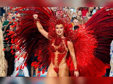 Daniela Mercury e Ivete Sangalo cantaram juntas em cima do trio  apesar de disputa por ordem de desfile