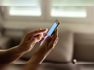 Imagem ilustrativa da imagem Falta de chips deixa celulares mais caros e especialistas preveem queda nas vendas