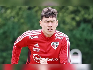 Jogadores da seleção brasileira comemorando gol