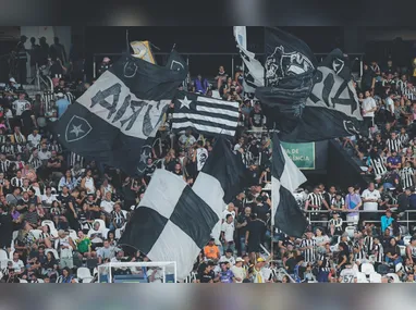 Jogadores do Botafogo treinam para o jogo de hoje à noite, que vai ser disputado no Equador