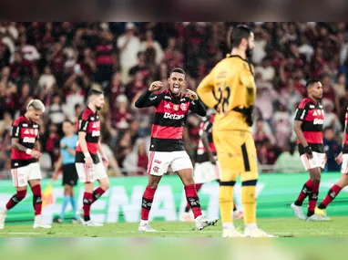 Bruno Henrique tem 18 títulos vestindo a camisa do Flamengo