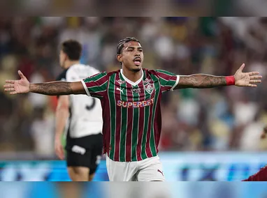 Serna teve um gol anulado durante jogo do Flu contra o Coritiba
