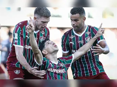 Zubeldía vem aproveitando essa disputa interna para promover justamente uma espécie de revezamento nas laterais