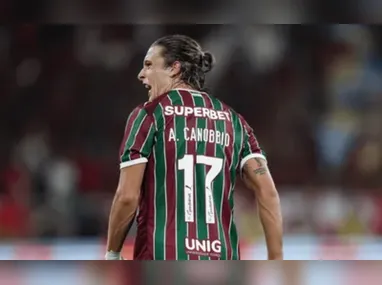 Meia Lucas Paquetá durante partida contra o Cruzeiro na noite desta quarta-feira (11)