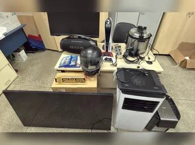 Imagem ilustrativa da imagem Funcionário é preso suspeito de furtar produtos de transportadora na Serra