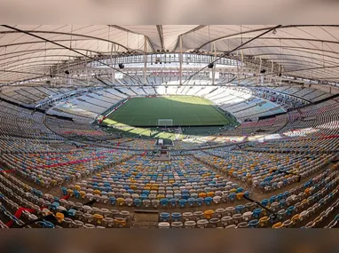 Filipe Luís está pressionado.