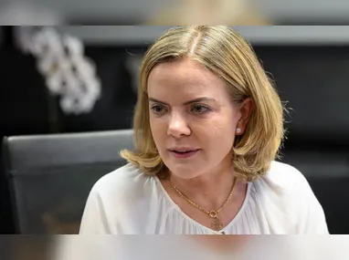 Imagem ilustrativa da imagem Gleisi aponta golpe em quebra de sigilo de Lulinha e governistas tentam anular ato